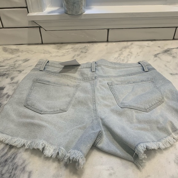 Miss Distressed Midi Shorts - Picture 4 of 4